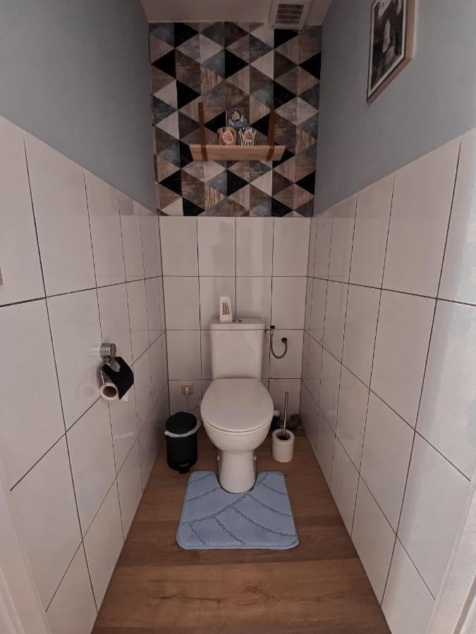 Loods 123 Bed & Kitchen Vila Landgraaf Exterior foto